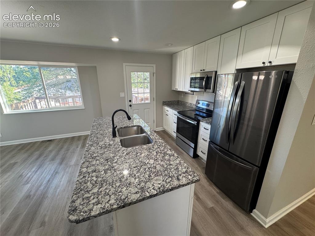 Image 12 of 42: Kitchen