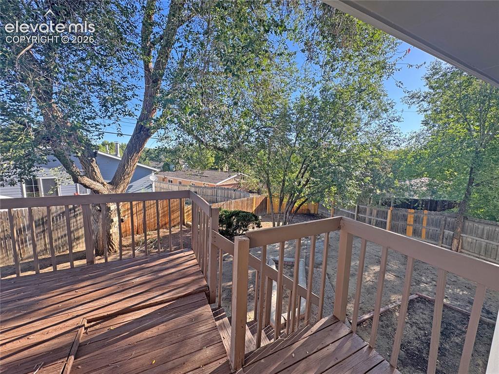 Image 24 of 42: Deck