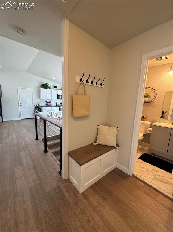 Image 11 of 20: Mud Room