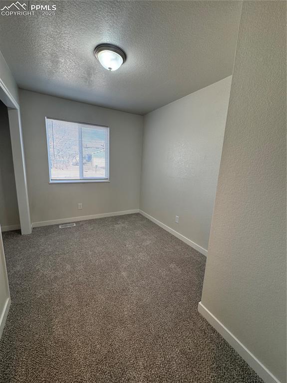 Image 8 of 20: Bedroom