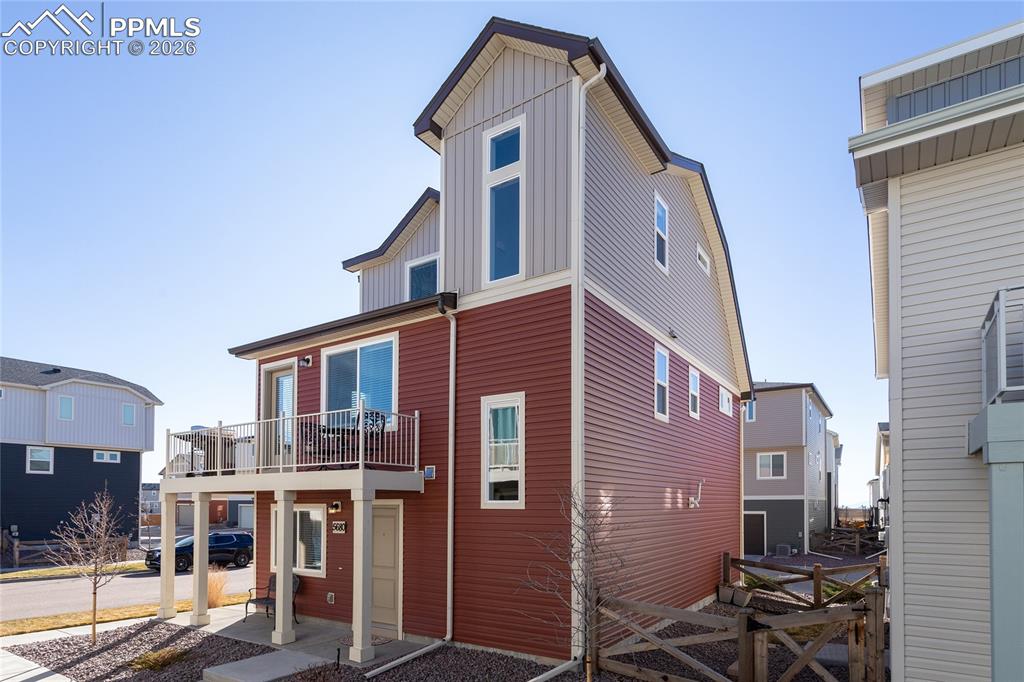 Image 2 of 34: Front of Structure