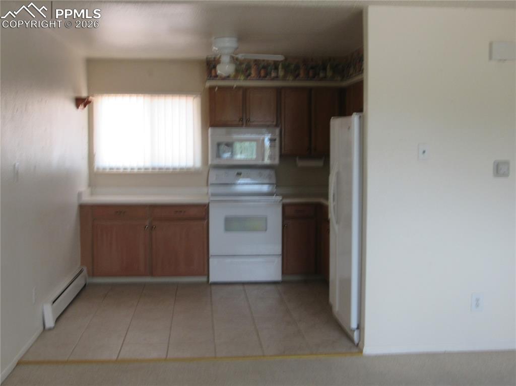 Image 11 of 14: Kitchen