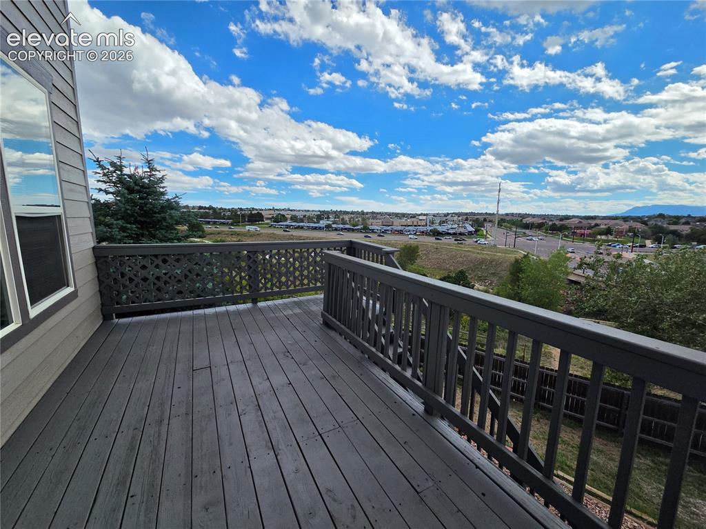 Image 21 of 24: Deck