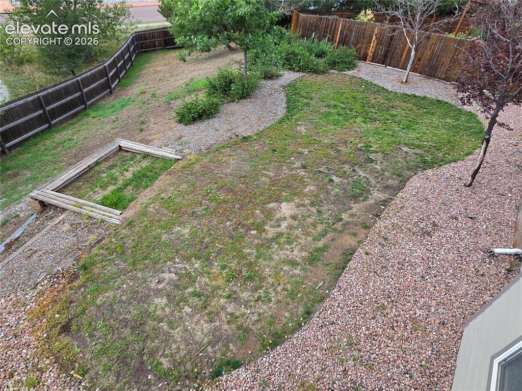 Image 24 of 24: Yard