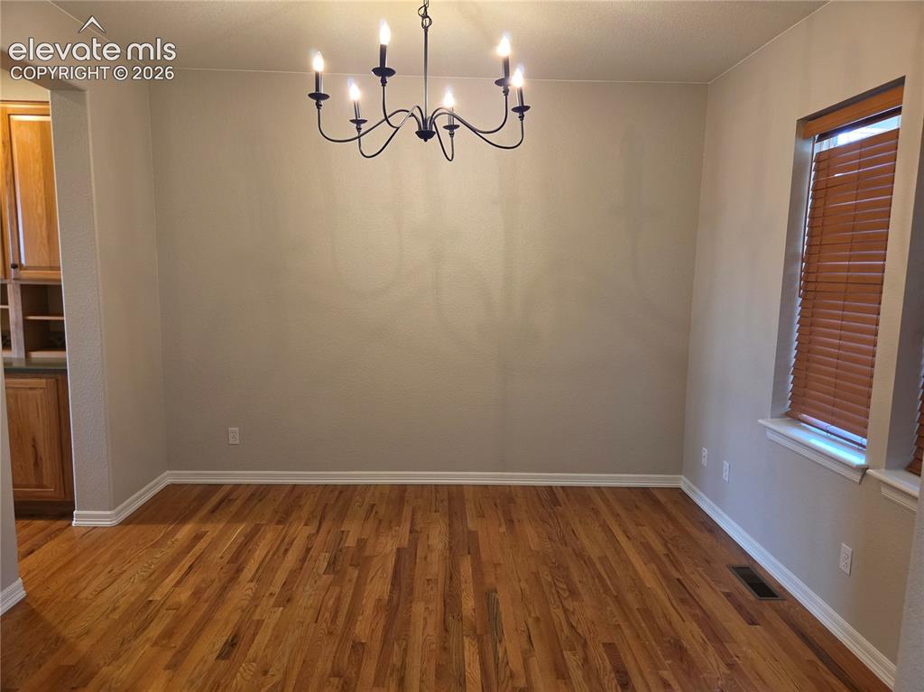Image 6 of 24: Dining Room