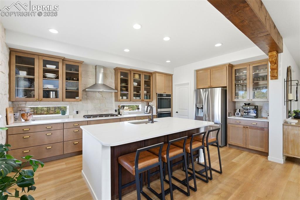 Image 10 of 50: Kitchen