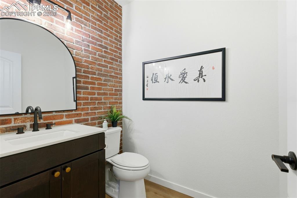 Image 25 of 50: Bathroom