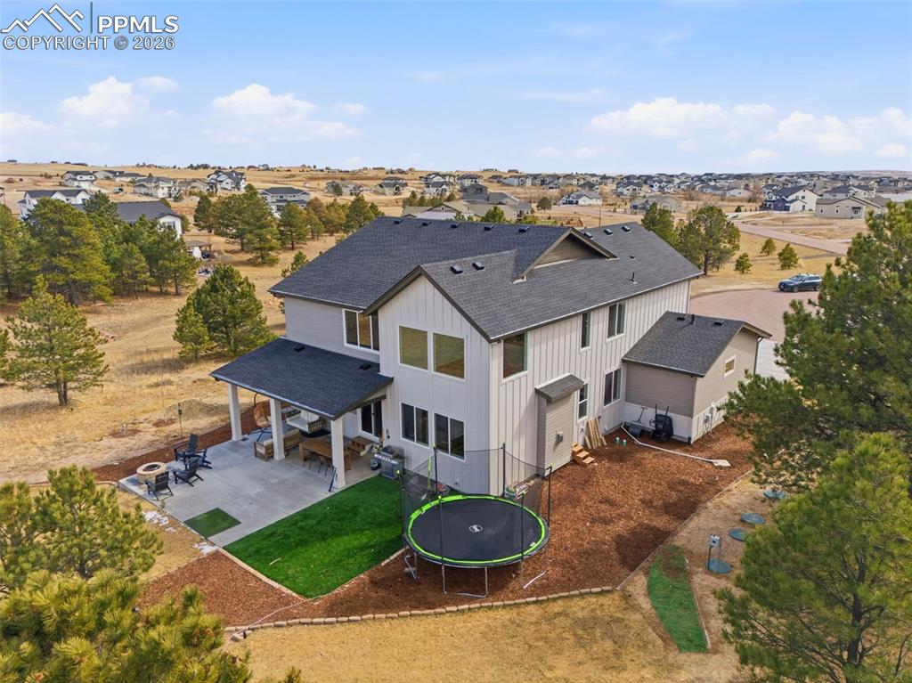 Image 4 of 50: Back of Structure