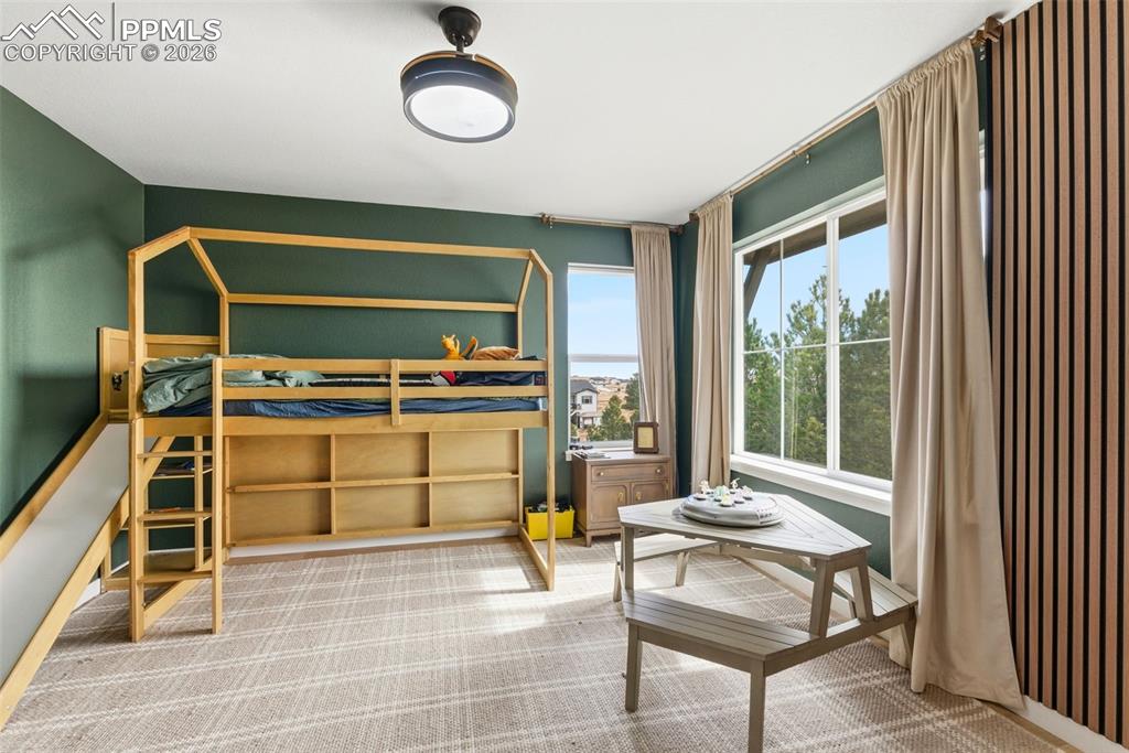 Image 40 of 50: Bedroom