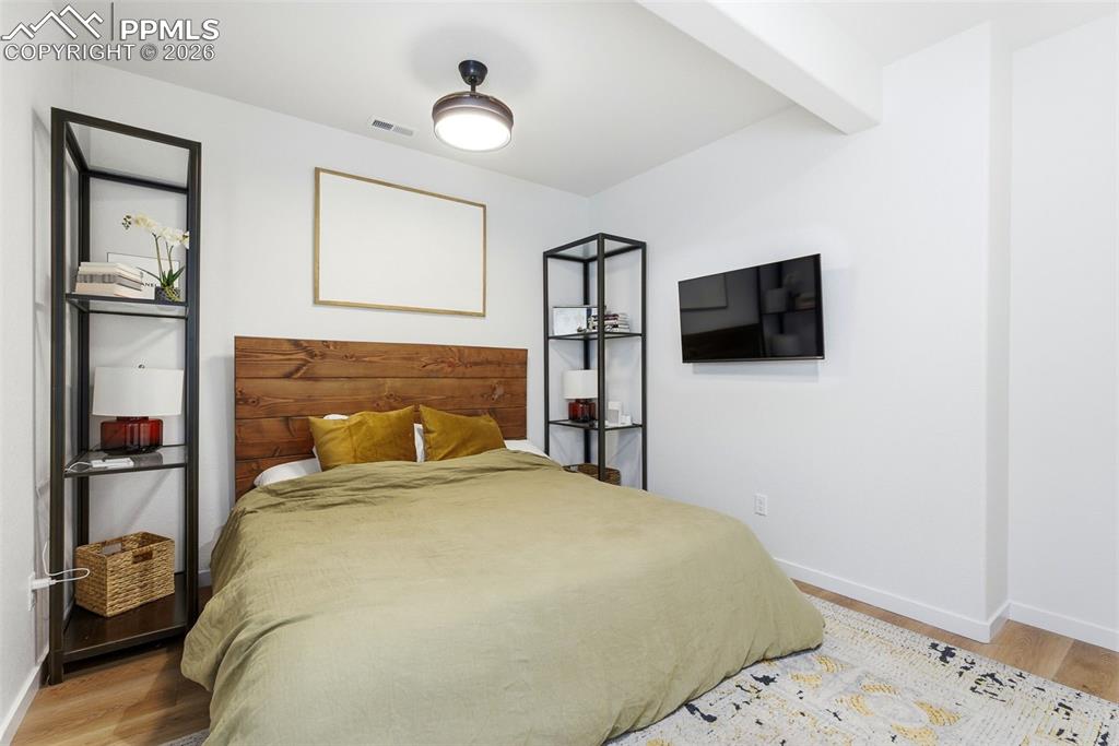 Image 47 of 50: Bedroom