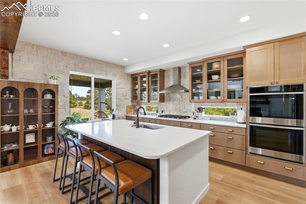 Image 9 of 50: Kitchen