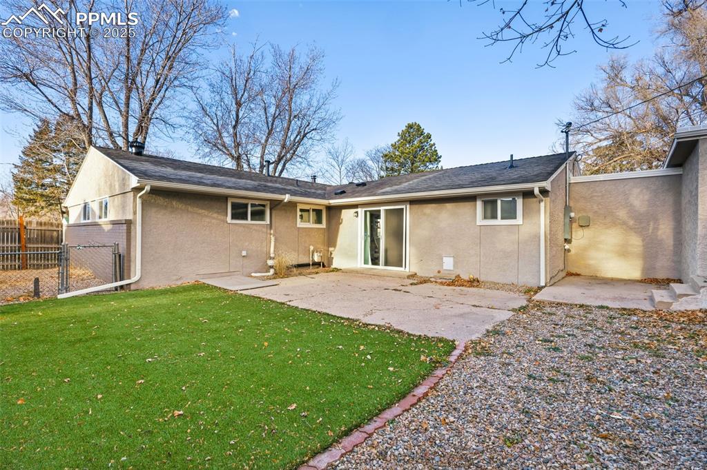 Image 26 of 27: Back of Structure