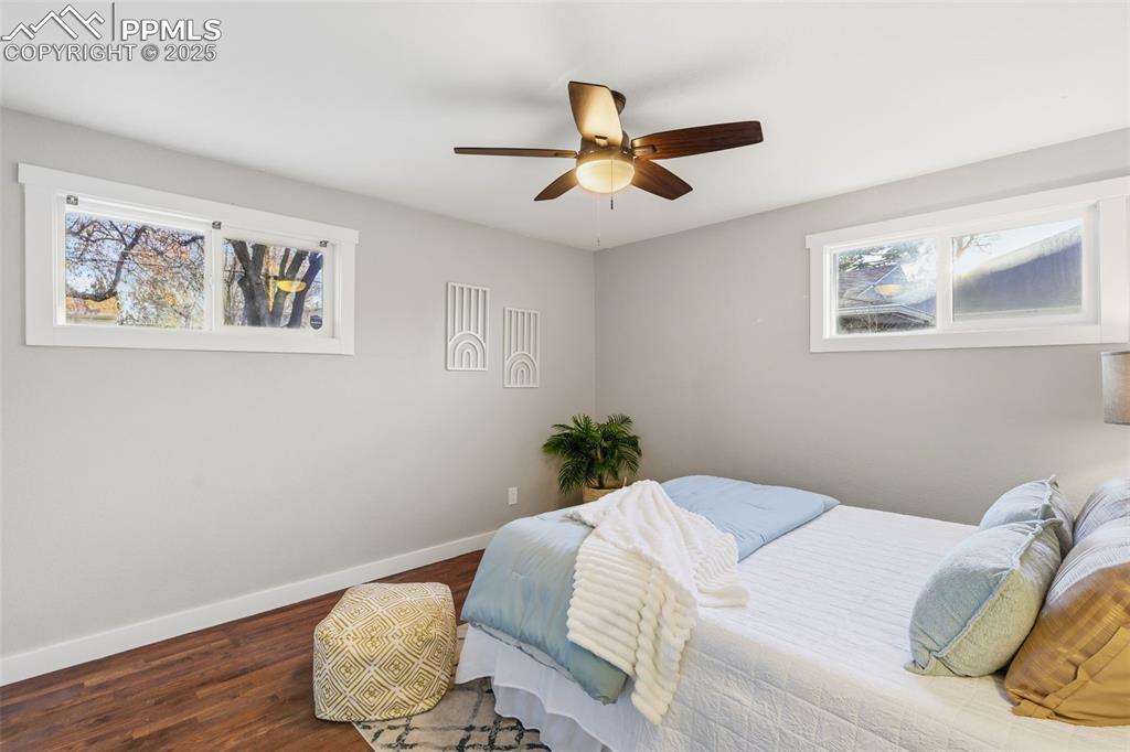 Image 8 of 27: Bedroom