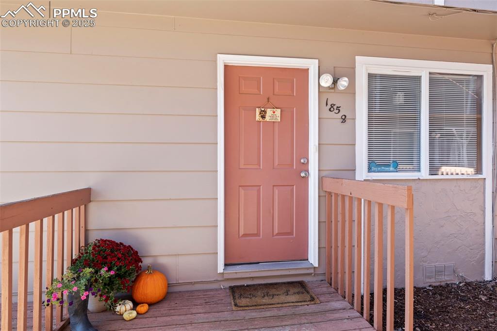 Image 4 of 31: View of exterior entry