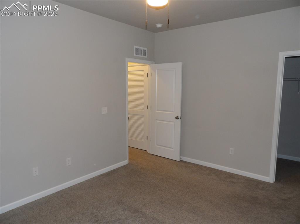 Image 16 of 22: Bedroom