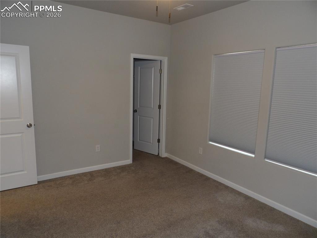 Image 17 of 22: Bedroom