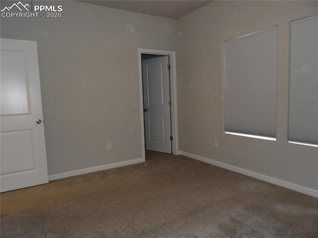 Image 18 of 22: Bedroom