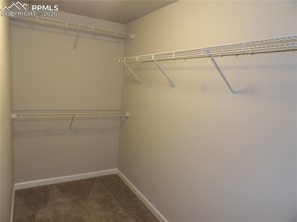 Image 19 of 22: Closet