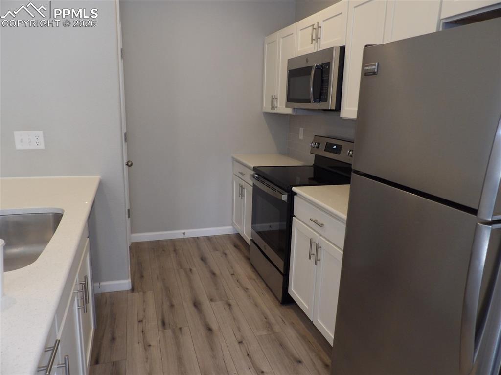 Image 2 of 22: Kitchen