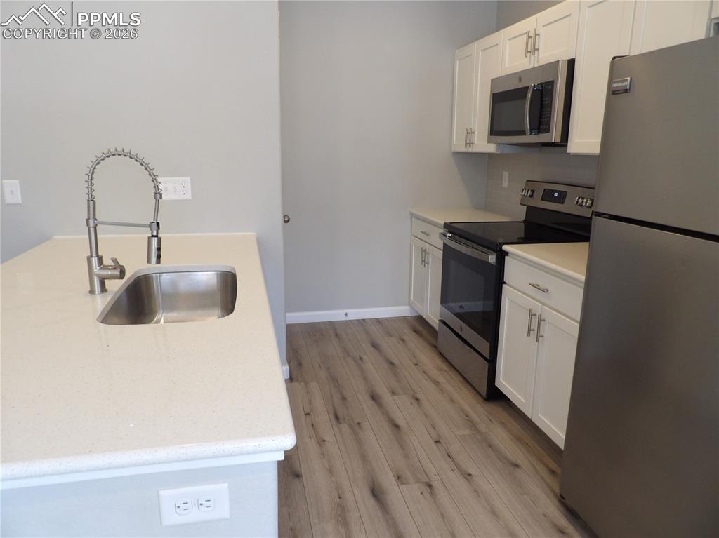 Image 3 of 22: Kitchen