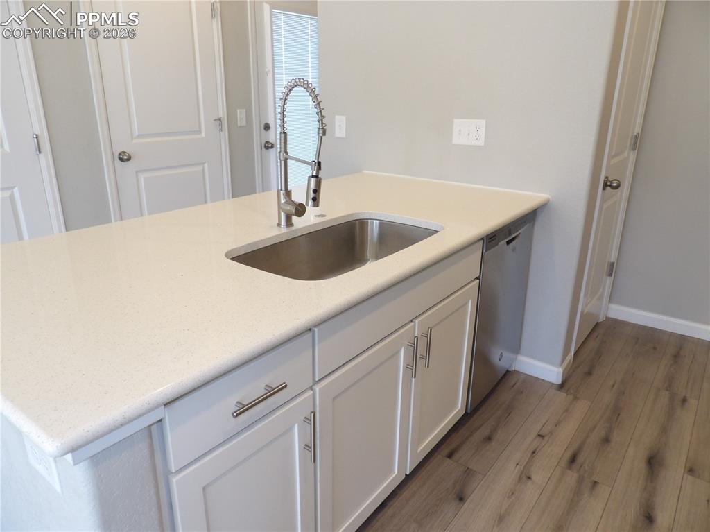 Image 4 of 22: Kitchen