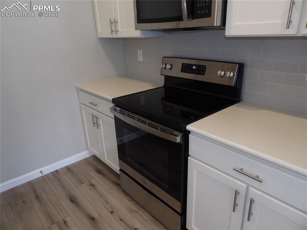 Image 5 of 22: Kitchen