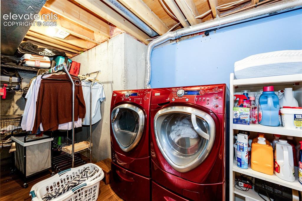 Image 30 of 40: Laundry
