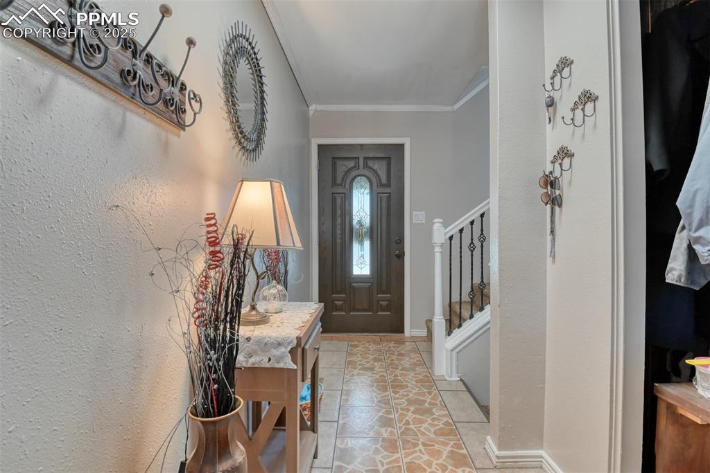 Image 3 of 39: Entry