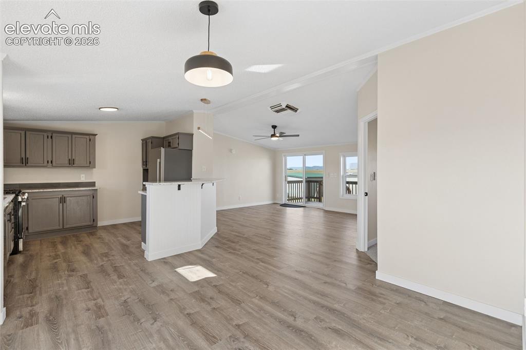 Image 10 of 36: Dining Area