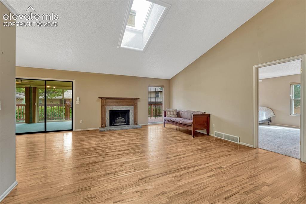 Image 10 of 50: Living Room