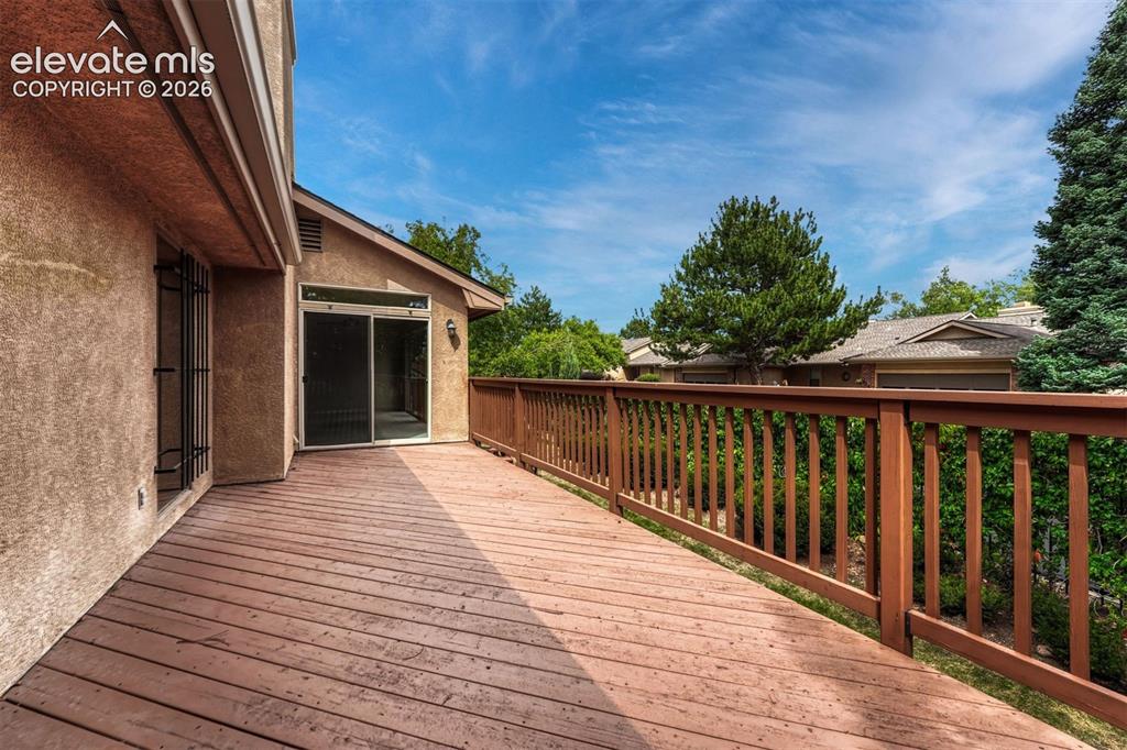 Image 46 of 50: Deck