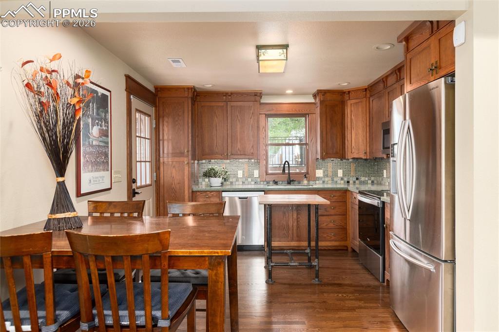 Image 11 of 49: Kitchen