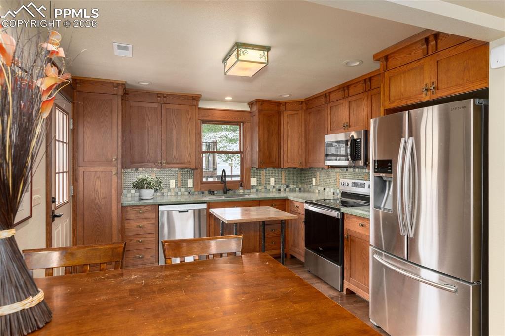 Image 13 of 49: Kitchen