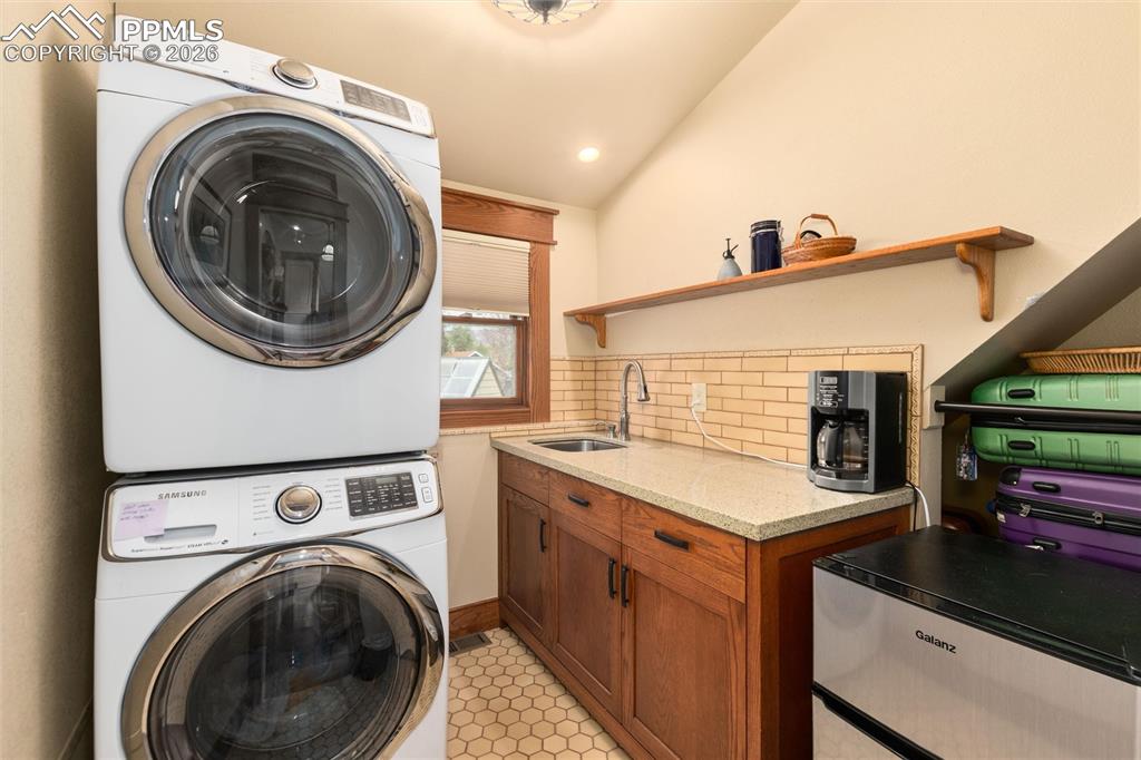 Image 19 of 49: Laundry