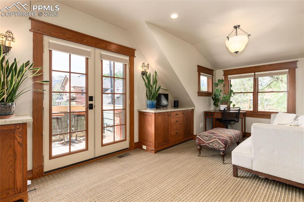 Image 24 of 49: Sitting Room