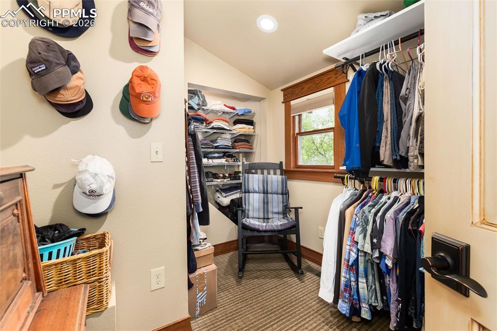 Image 28 of 49: Closet