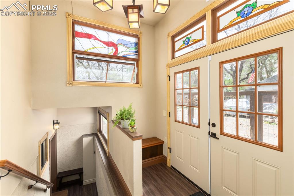 Image 30 of 49: Entry