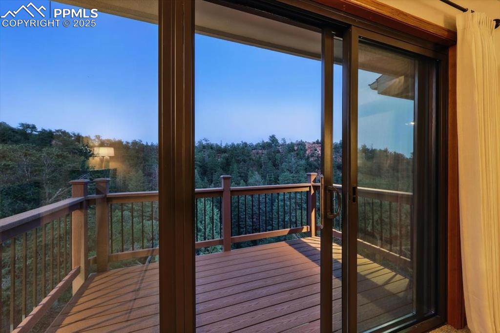 Image 23 of 50: Entry