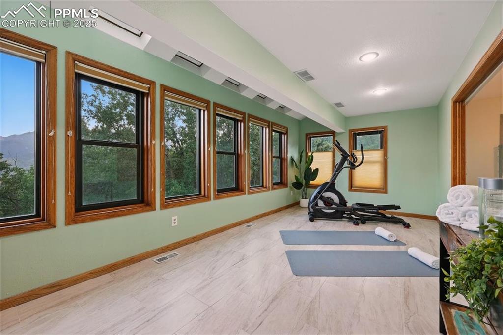 Image 35 of 50: Exercise Room