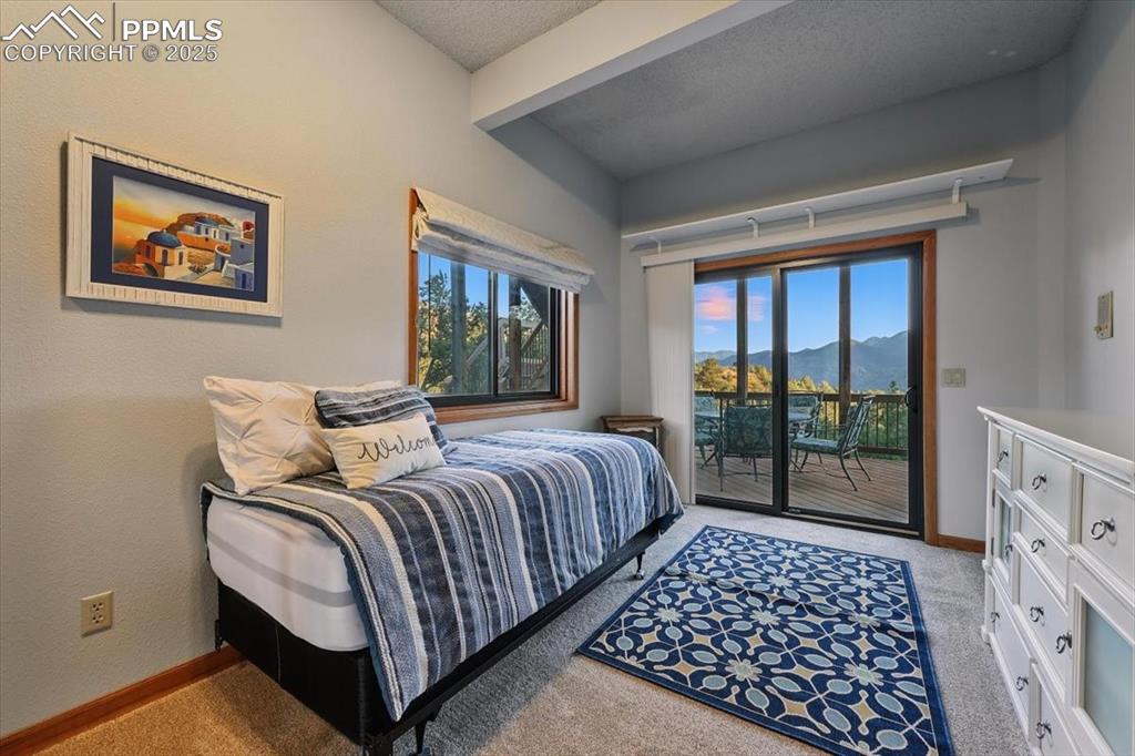 Image 37 of 50: Bedroom