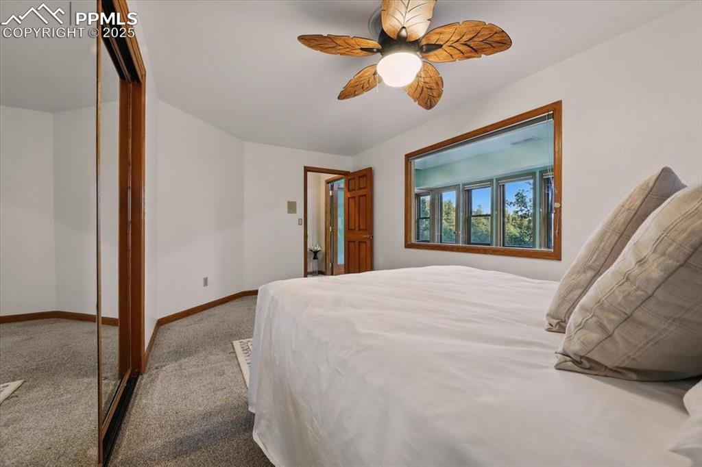 Image 38 of 50: Bedroom