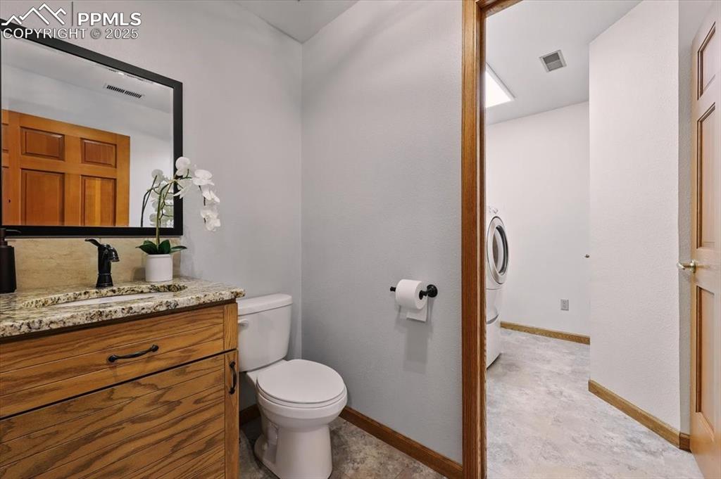 Image 43 of 50: Bathroom