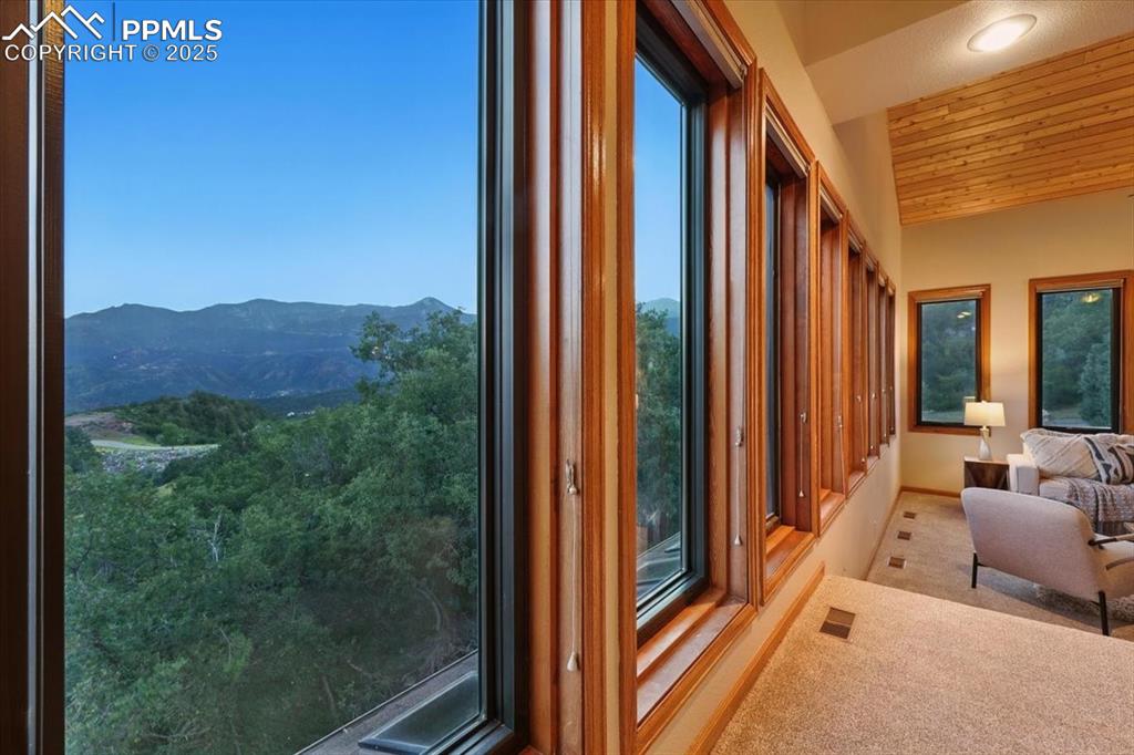 Image 7 of 50: Sun Room