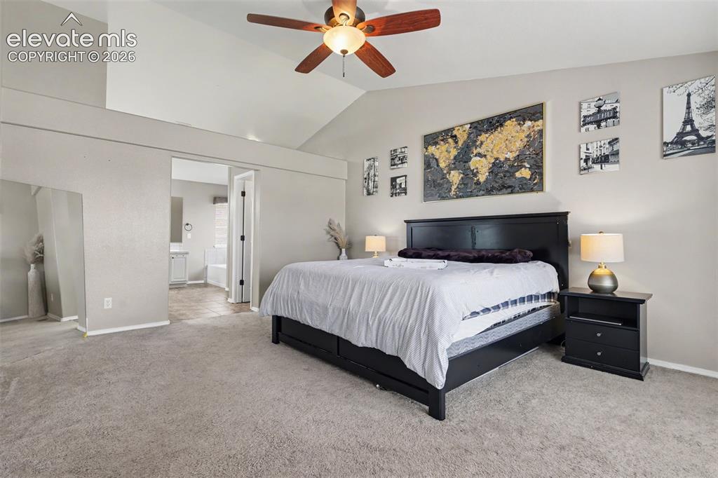 Image 15 of 40: Bedroom
