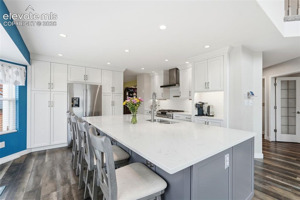 Image 10 of 50: Plenty of cabinets and drawers for storage and convenience