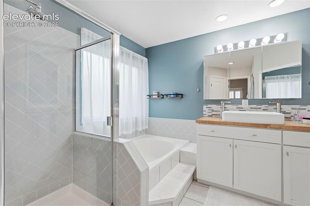 Image 32 of 50: Custom subway tile