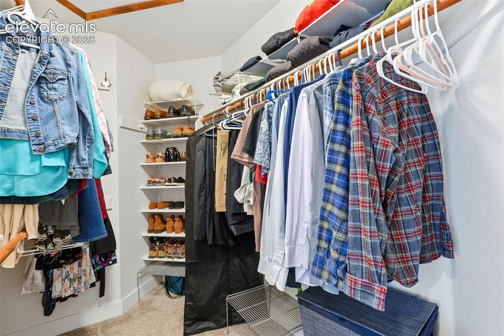 Image 35 of 50: Walk-In Closets