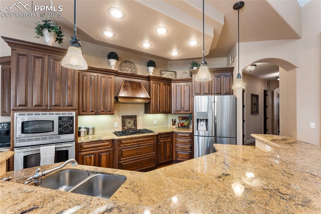 Image 10 of 50: Chef