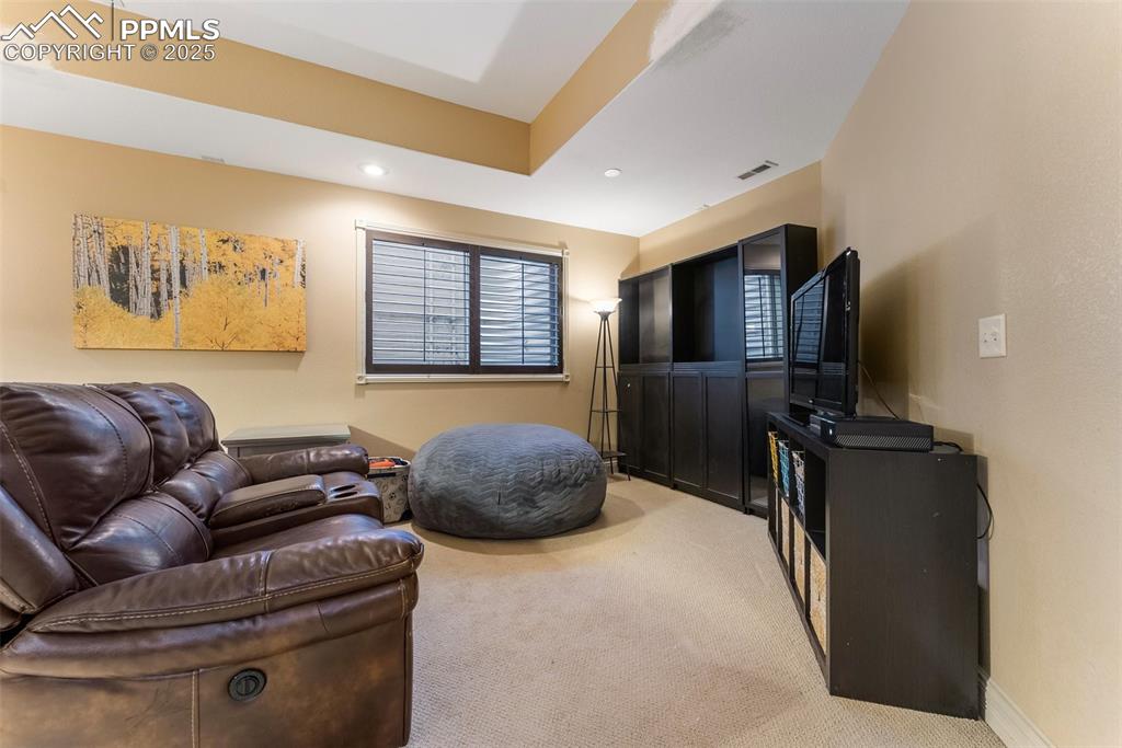 Image 33 of 50: A large space where you can enjoy a movie and entertain friends