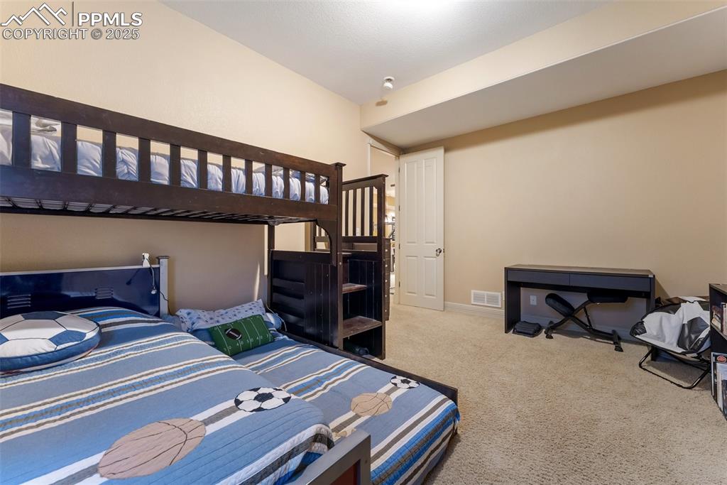 Image 43 of 50: Sixth bedroom